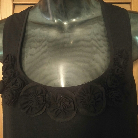 WHBM black tank top floral detail - Picture 5 of 6